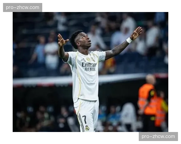 皇马对卡马文加离队持开放态度，红军枪手展开争夺